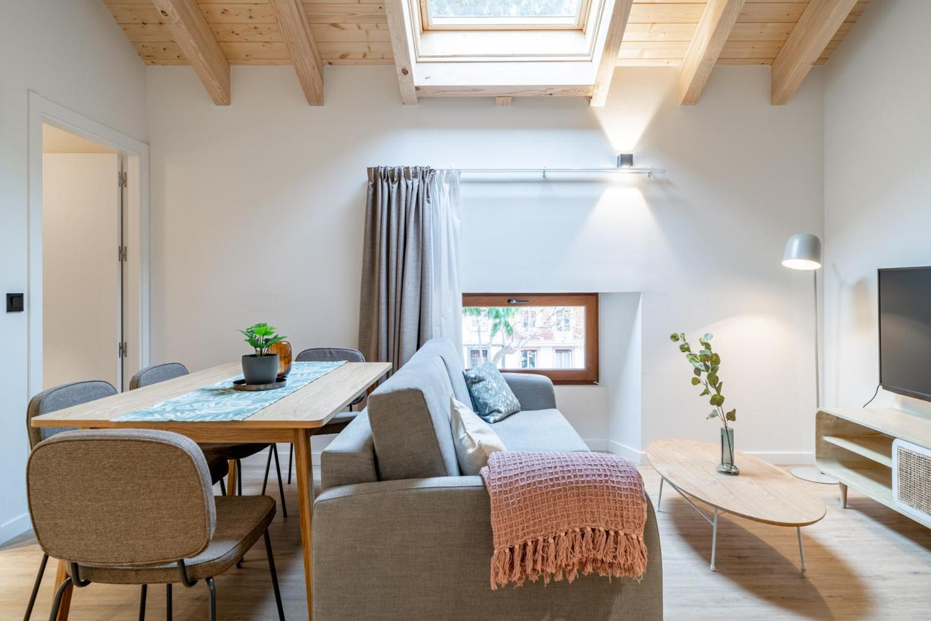 Limehome Palacio De Alava-velasco *
