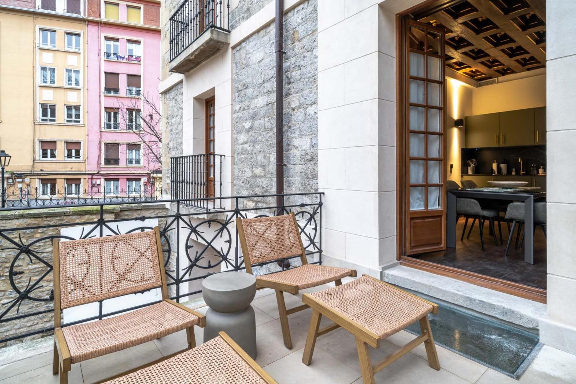 Apartment Limehome Palacio De Alava-velasco