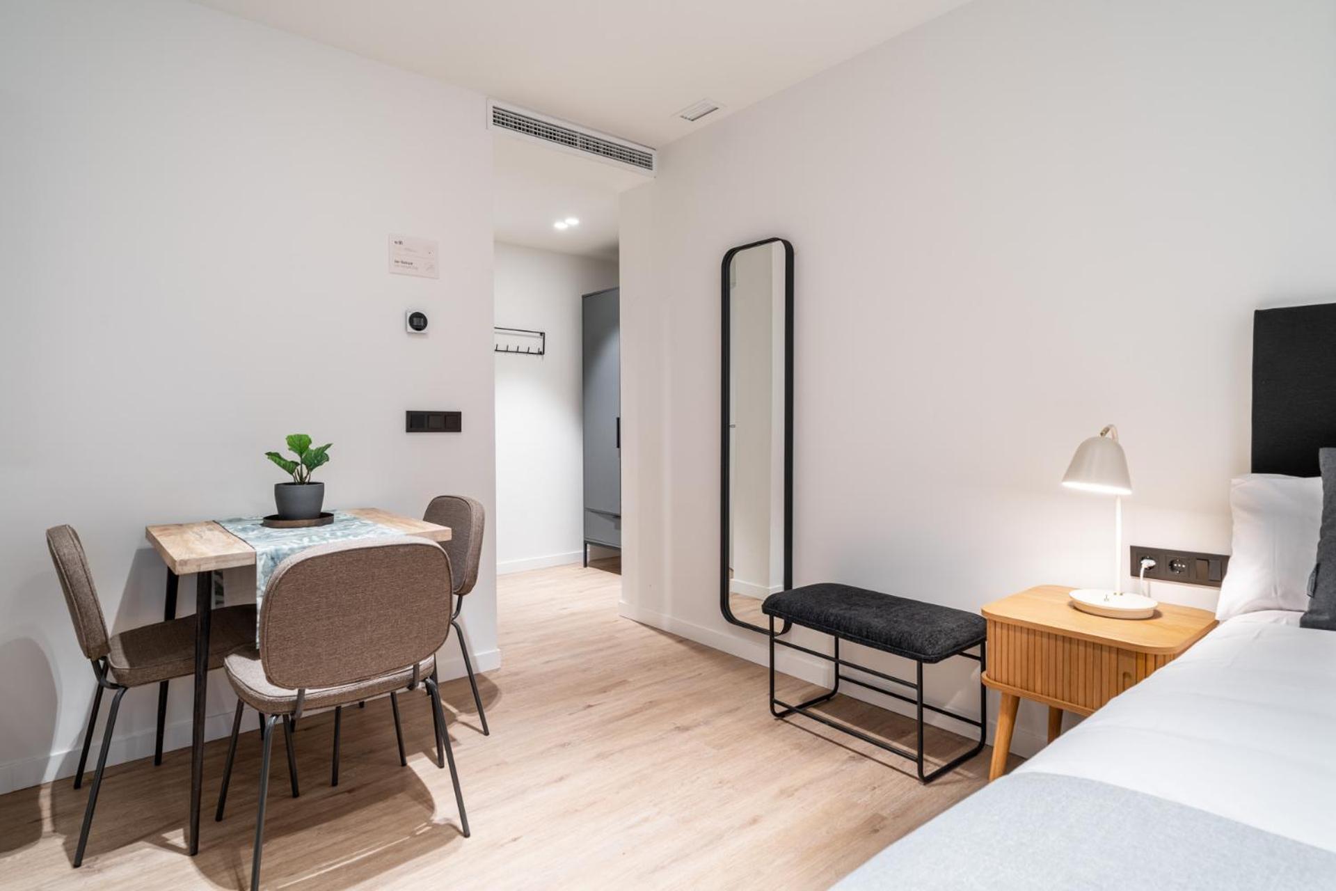 Limehome Palacio De Alava-velasco *